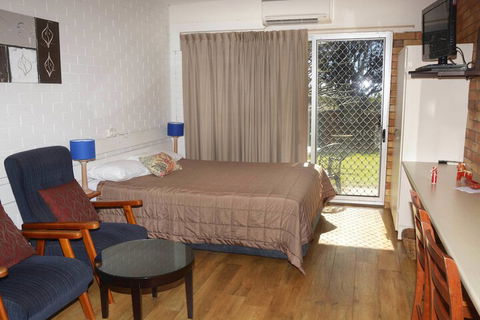 Shelly Beach Motel - Getaway Accommodation 4