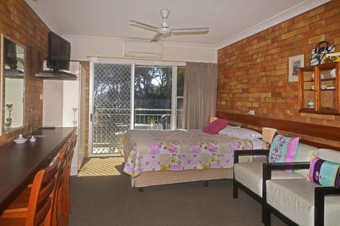 Shelly Beach Motel - Getaway Accommodation 6