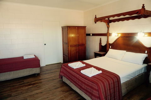 Yongala Lodge By The Strand - Getaway Accommodation 5