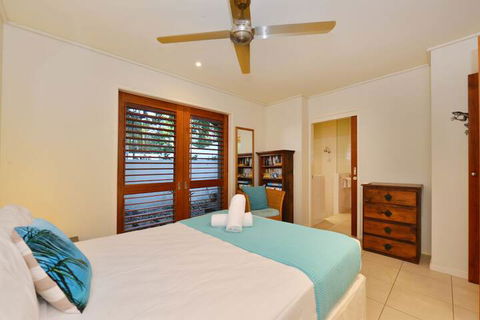 Seascape Holidays - 8 Surya - Getaway Accommodation 1