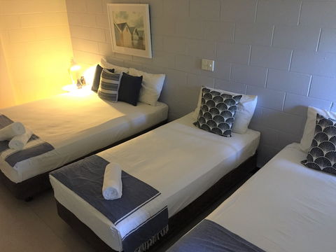 Cardwell At The Beach - Getaway Accommodation 5