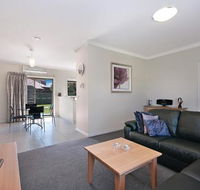 Hamilton Standard Apartment - Getaway Accommodation