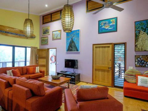 Five Bimba (Tractor House) - Getaway Accommodation 4