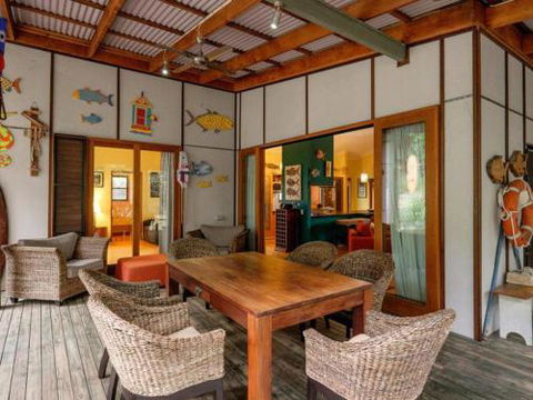 Five Bimba (Tractor House) - Getaway Accommodation 1