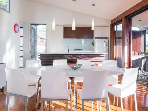 Stradbroke Sunset - Getaway Accommodation 5