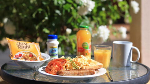 All Travellers Motor Inn - Getaway Accommodation 1