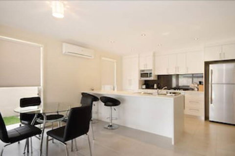 Fringe Apartments - Getaway Accommodation 1