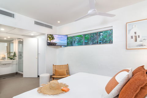 Seascape Holidays - Club Tropical Apts - Getaway Accommodation 2