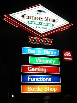 Carriers Arms Hotel - Getaway Accommodation 1