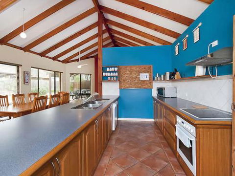 Holiday On The Terrace - Getaway Accommodation 6