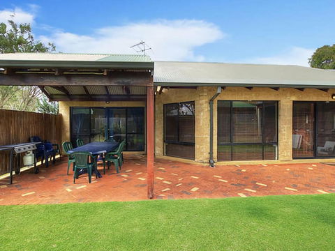 Holiday On The Terrace - Getaway Accommodation 4