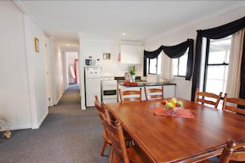 Serenity Grove - Getaway Accommodation 3