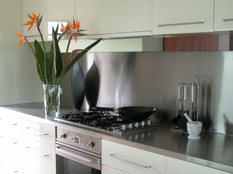 The Roozen Residence - Getaway Accommodation 6
