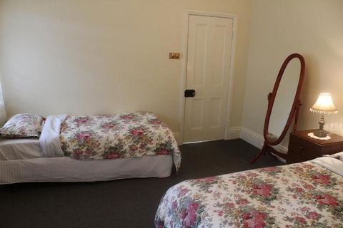 Benambra Bed & Breakfast - Getaway Accommodation 6