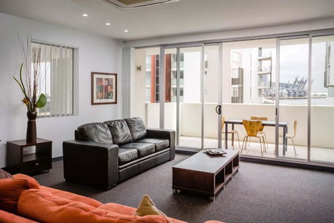 Honeysuckle Executive Suites - Getaway Accommodation 3