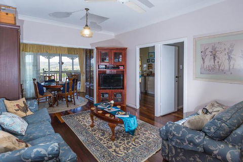 Boonah Hilltop Cottage - Getaway Accommodation 2