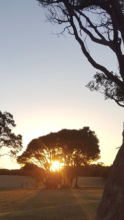 Mallacoota Golf & Country Club - Getaway Accommodation 0
