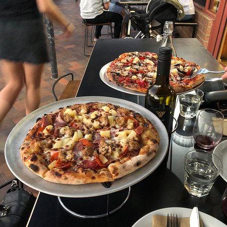 Quattro Pizzeria - Getaway Accommodation 0