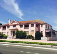 The Grand View Hotel Bistro - Getaway Accommodation