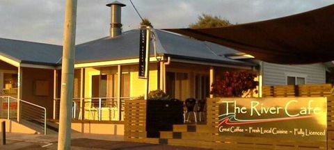 The River Cafe At Beauty Point - Getaway Accommodation 0