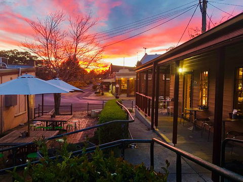 Jumping Rock Cafe - Getaway Accommodation 0
