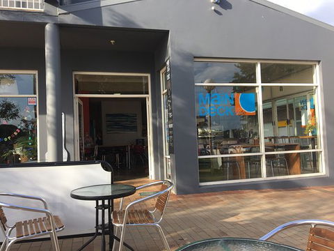 Main Deck Cafe - Getaway Accommodation 0
