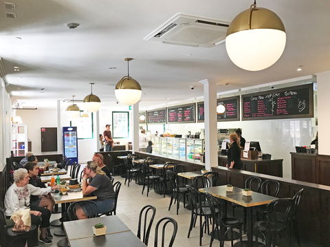 The Caves Cafe - Getaway Accommodation 2