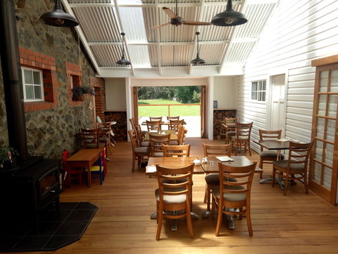 Earthwater Cafe - Getaway Accommodation 1