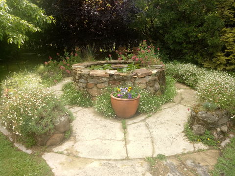 Earthwater Cafe - Getaway Accommodation 2