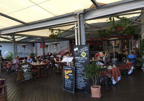 Sultans Cafe & Restaurant - Getaway Accommodation 7
