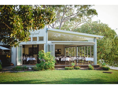 Noosa Waterfront Restaurant - Getaway Accommodation 1