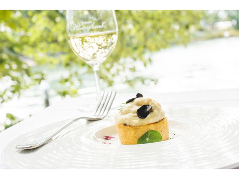 Noosa Waterfront Restaurant - Getaway Accommodation 2