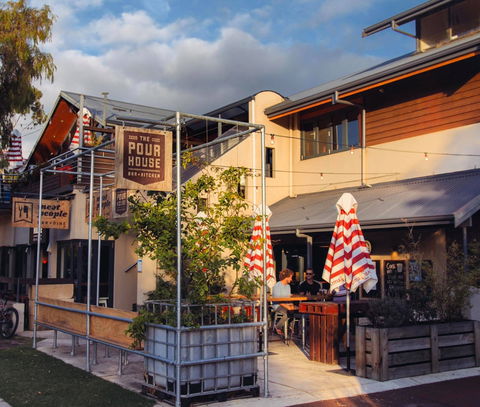 The Pourhouse Bar And Kitchen - Getaway Accommodation 0