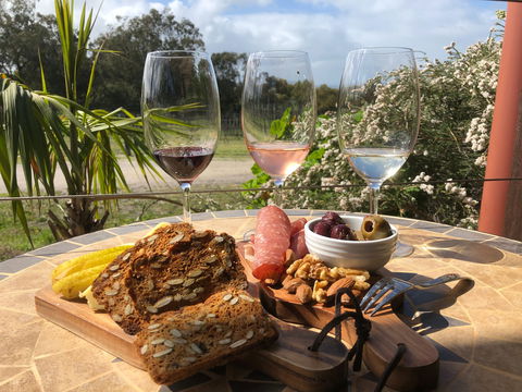 Vineyard 28 - Getaway Accommodation 2
