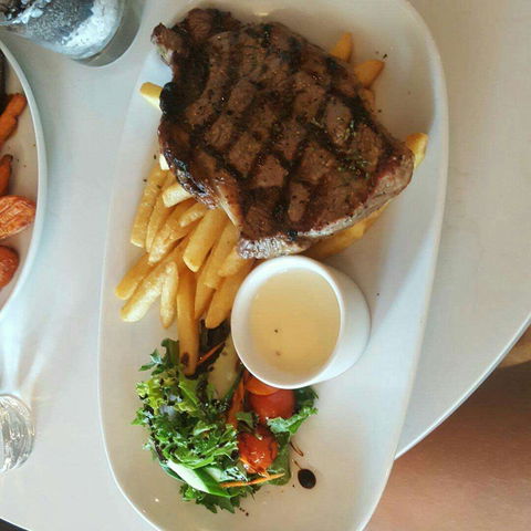 Restaurant At Rose Hotel - Getaway Accommodation 0