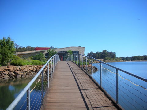 Knotting Hill Estate - Getaway Accommodation 0