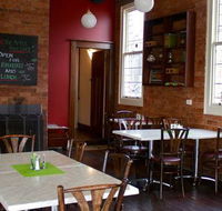 The Apple Tree Cafe - Getaway Accommodation