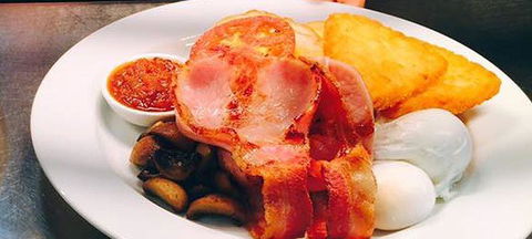 The Apple Tree Cafe - Getaway Accommodation 1