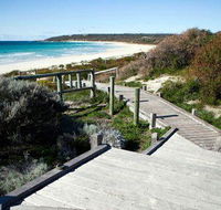 Bunkers Beach House - Getaway Accommodation
