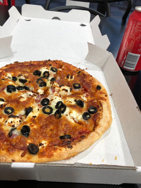 Drooley's Pizza Lounge - Getaway Accommodation 5