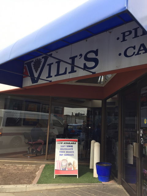 Cafe De Vili's - Getaway Accommodation 14
