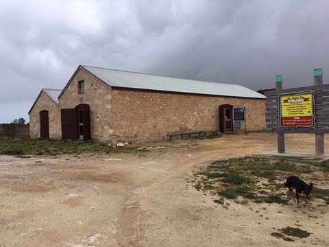 Mt Dutton Bay Woolshed Cafe - Getaway Accommodation 0