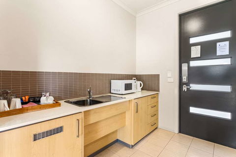 Quality Suites Point Cook Seasons 5 - Getaway Accommodation 8