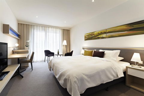 Quarters At Flinders Hotel - Getaway Accommodation 5