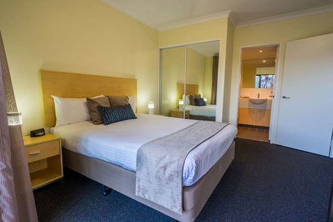 Perth Ascot Central Apartment Hotel - Getaway Accommodation 1