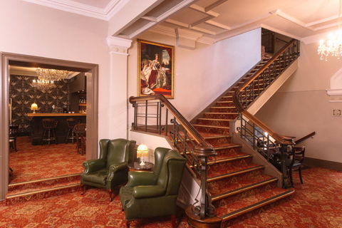 Hadley's Orient Hotel - Getaway Accommodation 2