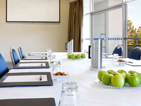 Novotel Sydney Olympic Park - Getaway Accommodation 6