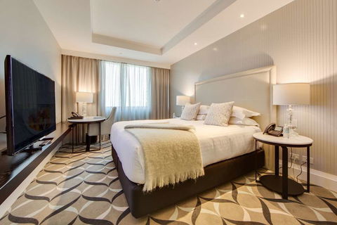 Mayfair Hotel - Getaway Accommodation 4
