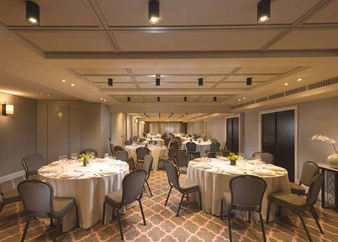 Mayfair Hotel - Getaway Accommodation 11