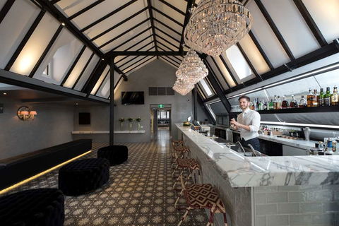 Mayfair Hotel - Getaway Accommodation 15